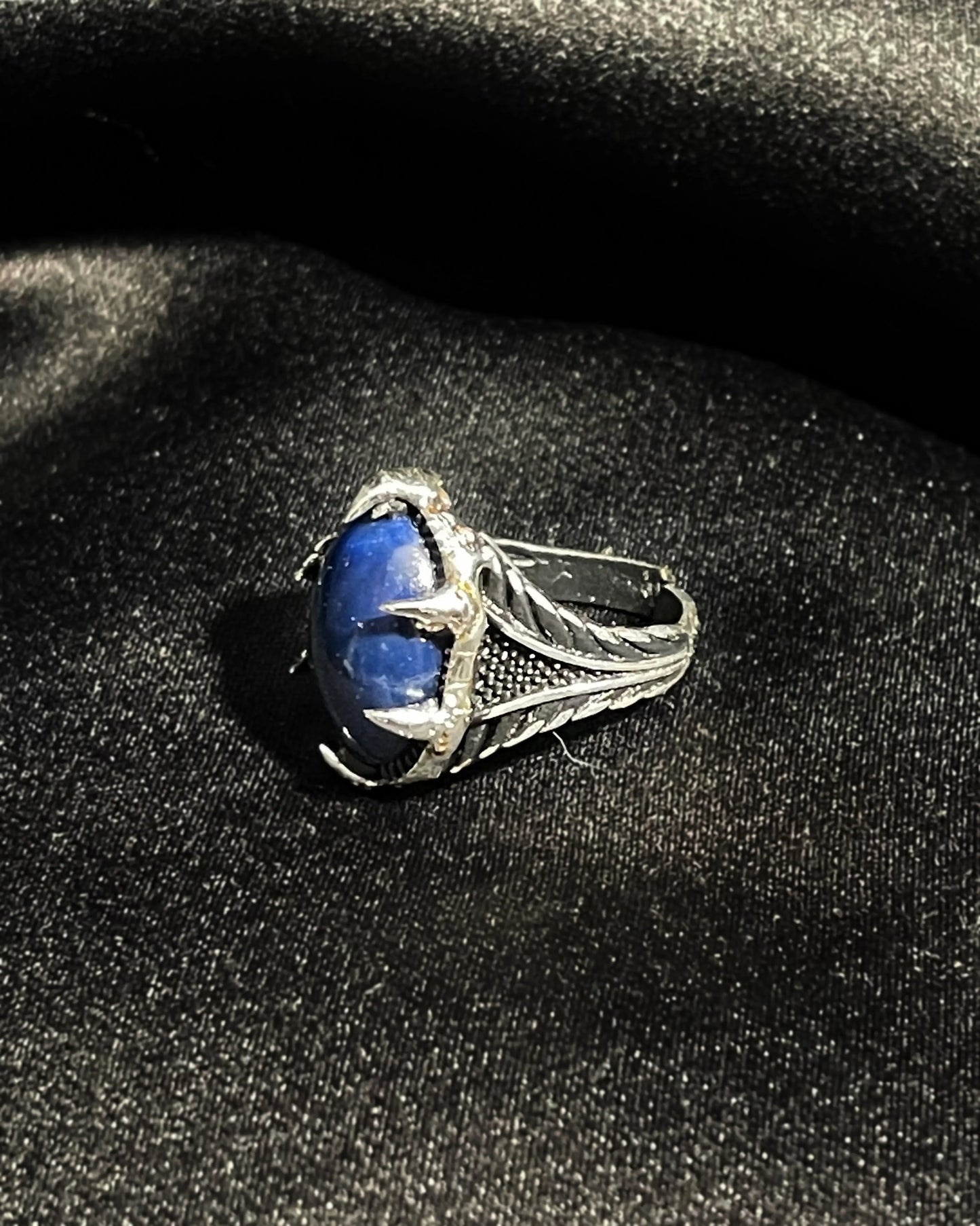 Titan Fang Ring IV