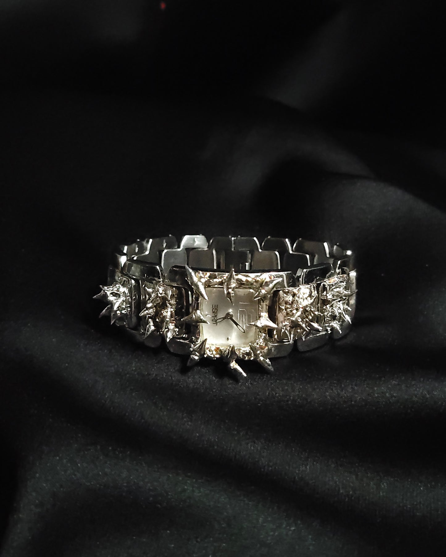 Titan Fang Watch II