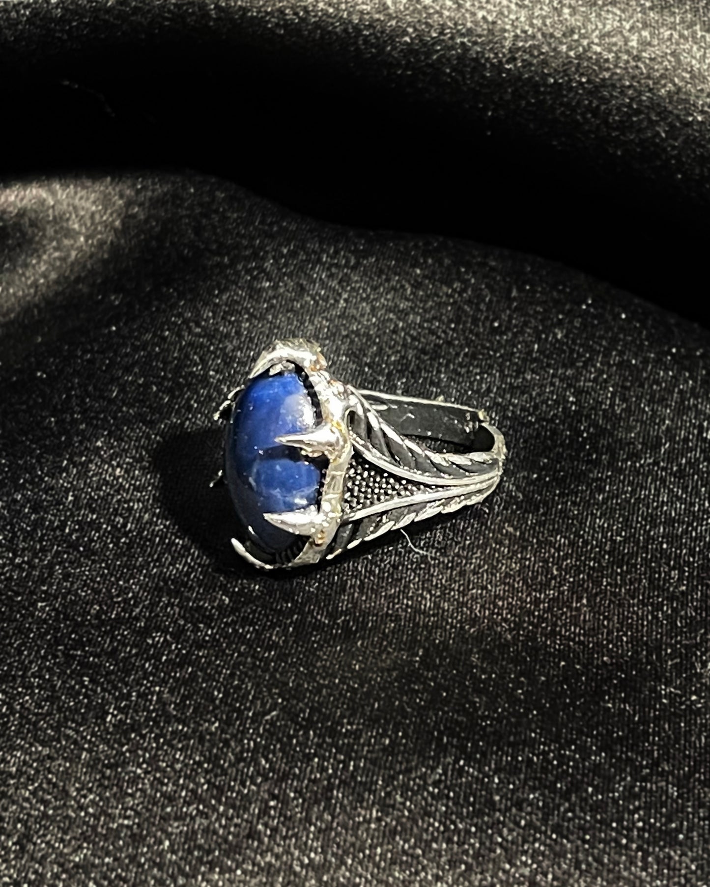 Titan Fang Ring IV