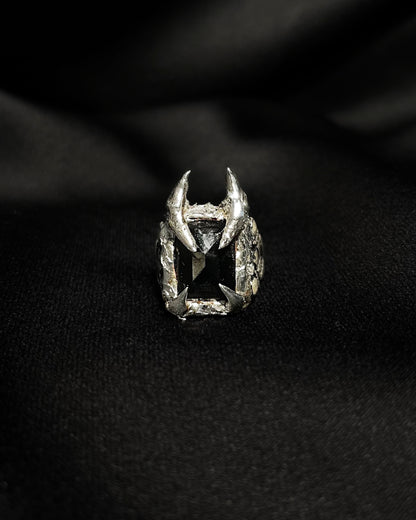 Titan Fang Ring VI