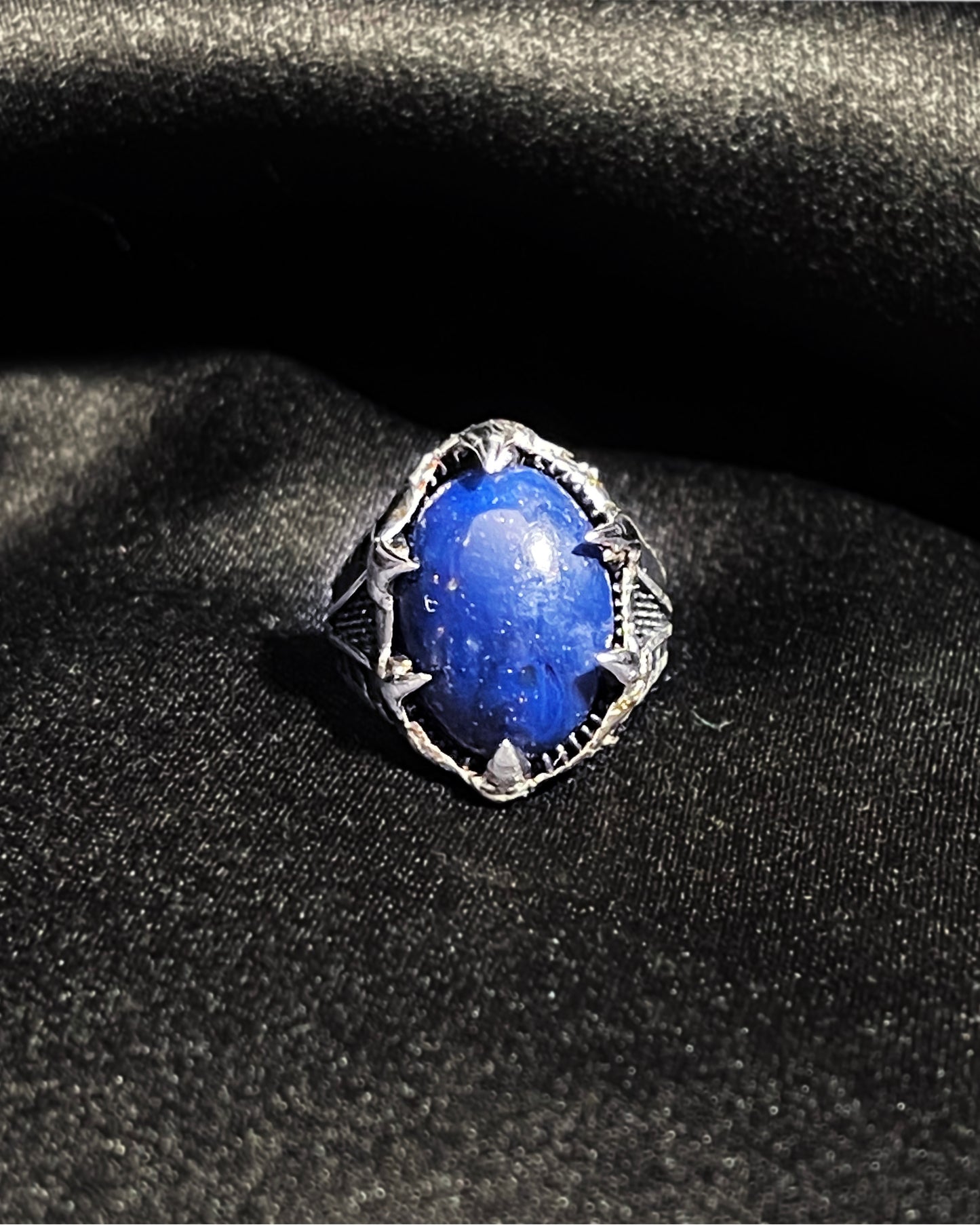 Titan Fang Ring IV