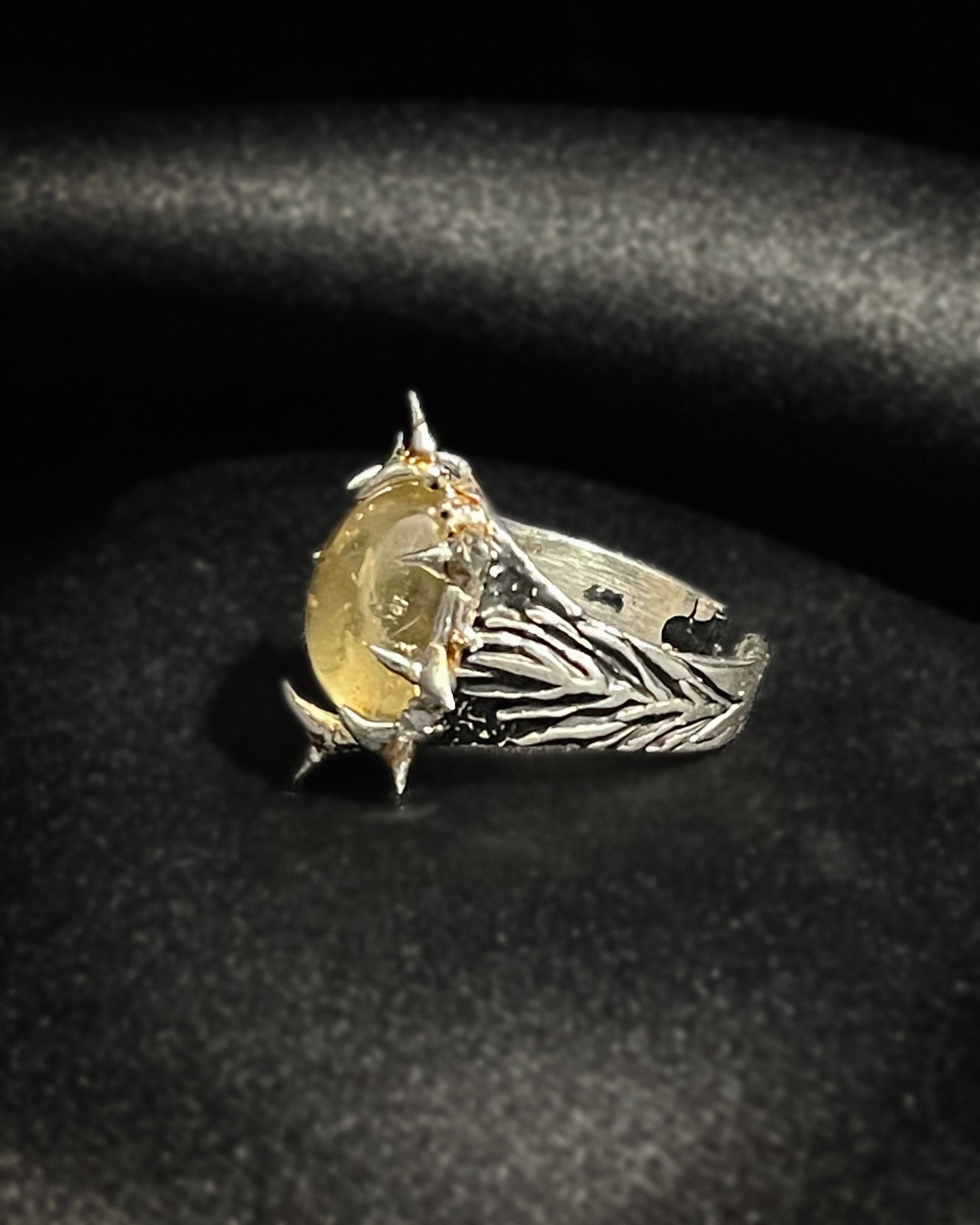Titan Fang Ring III