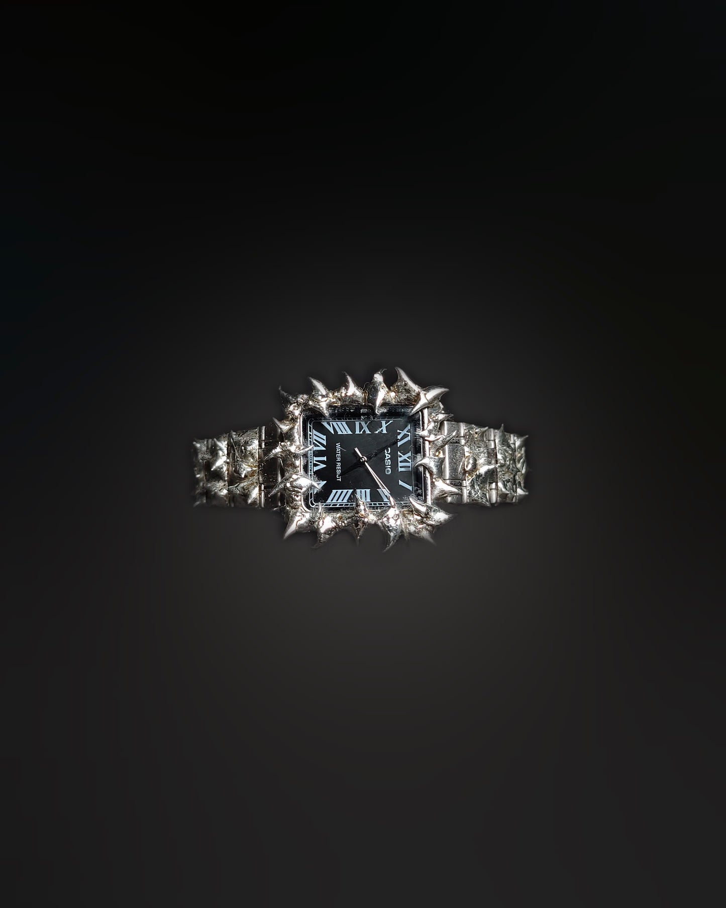 Titan Fang Watch V
