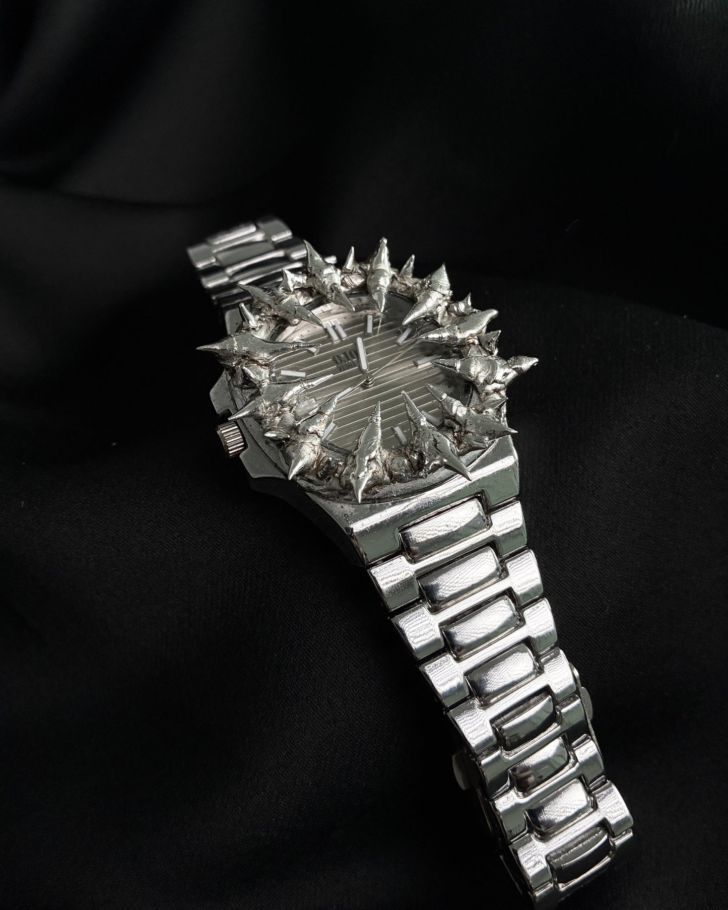 Titan Fang Watch IX